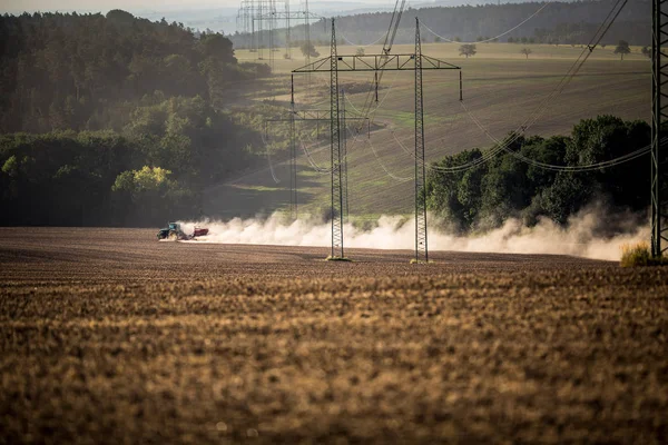トラクターの耕起フィールド — ストック写真