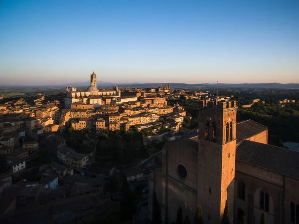 Siena, Toskánsko, Itálie - letecký pohled na staré město — Stock fotografie