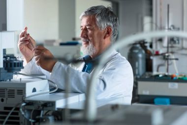 Üst düzey kimya Profesör/doktor bir laboratuvarda