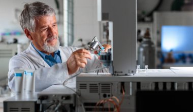 Üst düzey kimya Profesör/doktor bir laboratuvarda
