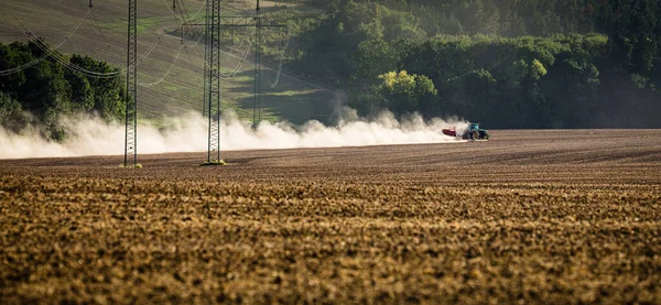 Tracteur Labourant Champ Agricole Sec — Photo