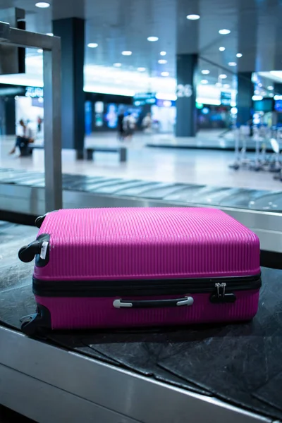 Bagaż Międzynarodowym Lotnisku Przed Odprawą Odprawą Bezpieczeństwa Przed Lotem — Zdjęcie stockowe