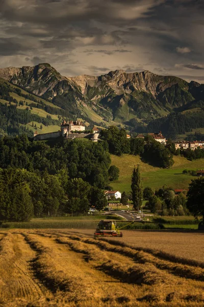 スイス グリュイエールの中世の村 — ストック写真