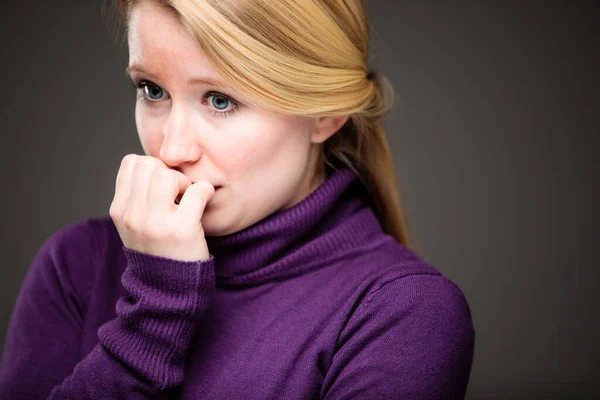 Angst Angst Reue Unsicherheit Bei Einer Jungen Frau Auswirkungen Einer — Stockfoto