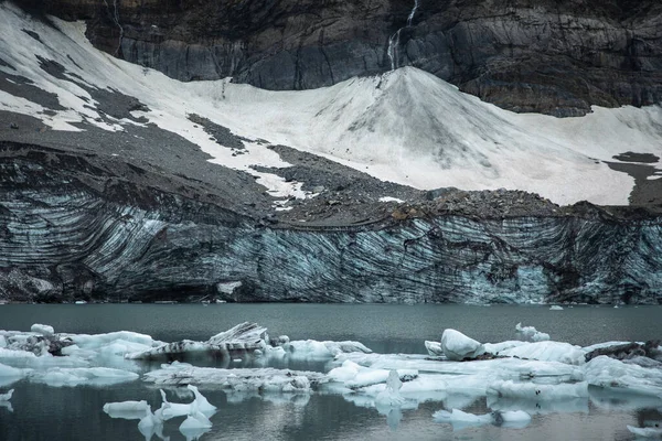 스위스 알프스의 드넓은 빙하호 — 스톡 사진