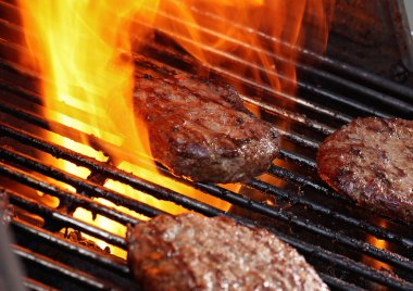Sığır Patty Barbekü üzerinde