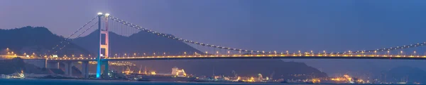 Bridge in Hong Kong at night — Stock Photo, Image