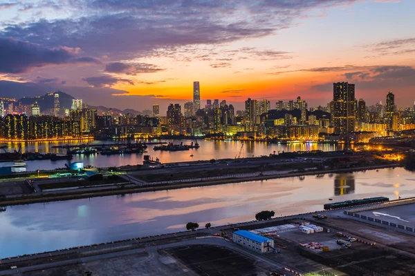 Coucher de soleil dans la ville, Hong Kong . — Photo