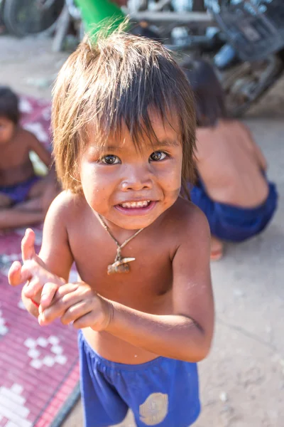 柬埔寨儿童附近暹粒 — 图库照片