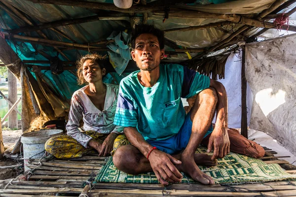 Família pobre cambojana — Fotografia de Stock