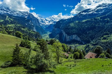 Lauterbrunnen üzerinden görünüm Jungfrau