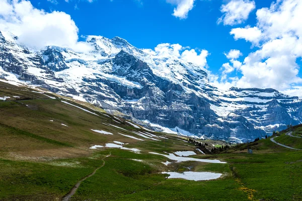 Krajobraz górski w regionie Jungfrau — Zdjęcie stockowe