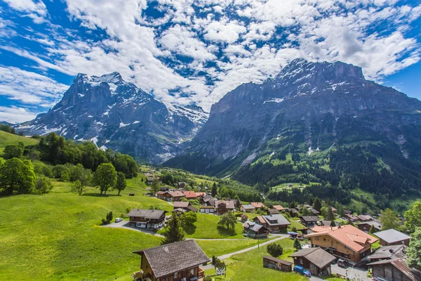 Bergslandskap i Schweiz — Stockfoto
