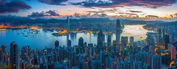 Hong Kong nascer do sol no centro da cidade — Fotografia de Stock