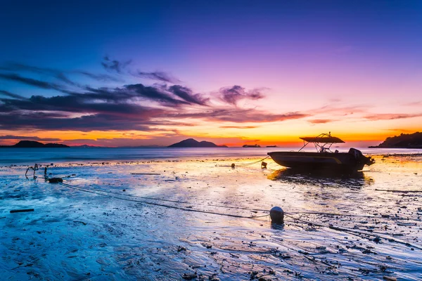 Belo pôr do sol na costa de Hong Kong — Fotografia de Stock