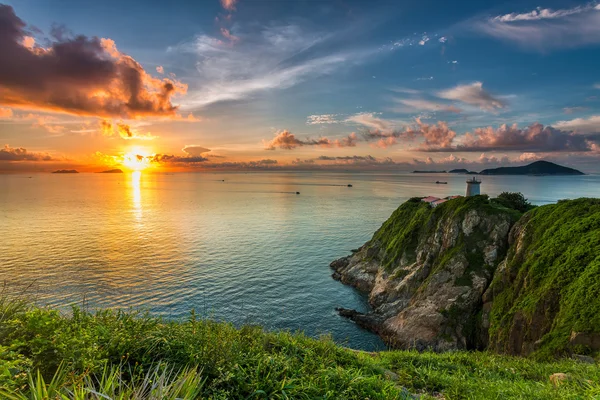 Hong Kong Güney sahilinde gündoğumu