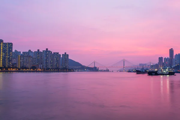 Hong Kong şehir merkezinde gün batımı — Stok fotoğraf