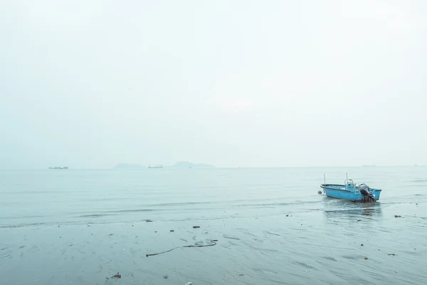 Zachód słońca ocean z łodzi — Zdjęcie stockowe