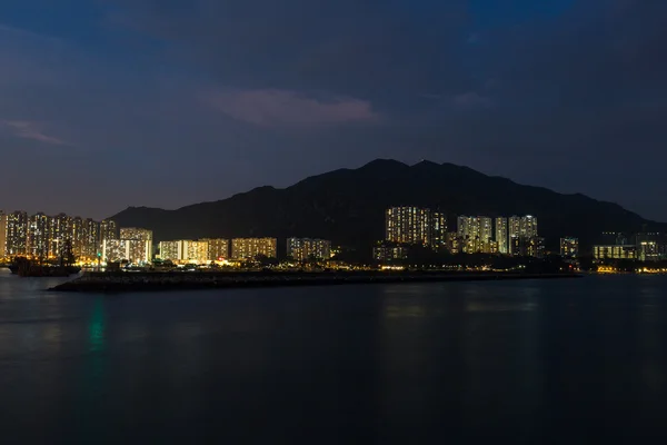 Hong Kong apartamentos por la noche — Foto de Stock