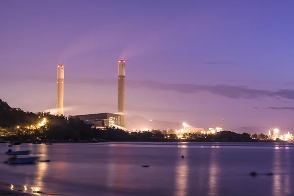 Elektrárny na pobřeží — Stock fotografie