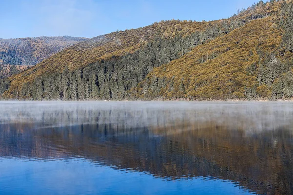 Lac Shudu dans le parc national Potatso — Photo