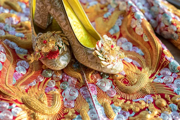 中国の結婚式の靴のクローズアップビュー — ストック写真