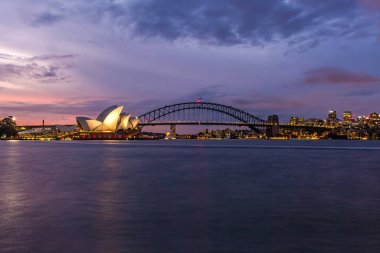 Günbatımında Sydney, Avustralya.