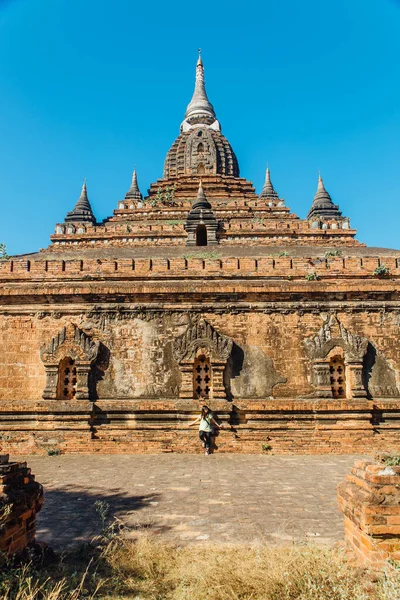 Nagayon Temple Bagan Myanmar Birmânia Com Turista — Fotografia de Stock