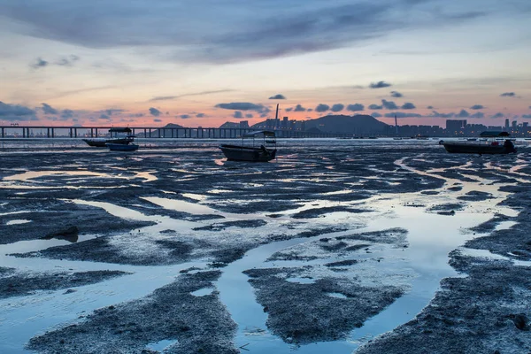 Sonnenuntergang Hongkong Mit Booten lizenzfreie Stockfotos