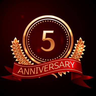 Altın yüzük ve kurdele ile beş yıl yıldönümü kutlama.