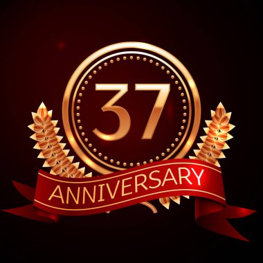 Altın yüzük ve kurdele ile otuz yedi yıl yıldönümü kutlama.