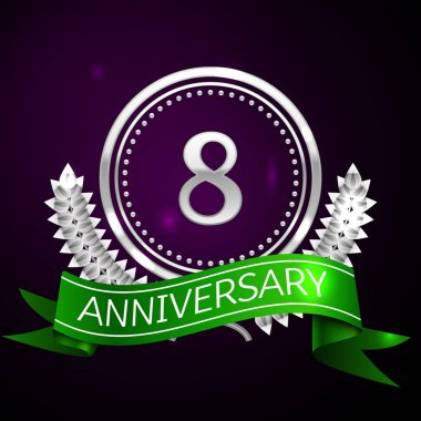 Gümüş Yüzük ve kurdele ile sekiz yıl yıldönümü kutlama.