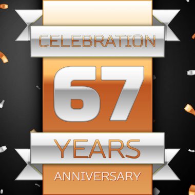 Altmış yedi yıl yıldönümü kutlama altın ve gümüş arka plan. Yıldönümü şerit