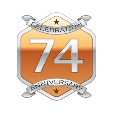 Yetmiş dört yıl yıldönümü kutlama gümüş logosu ile gümüş şerit ve beyaz zemin üzerine altın altıgen süsleme.