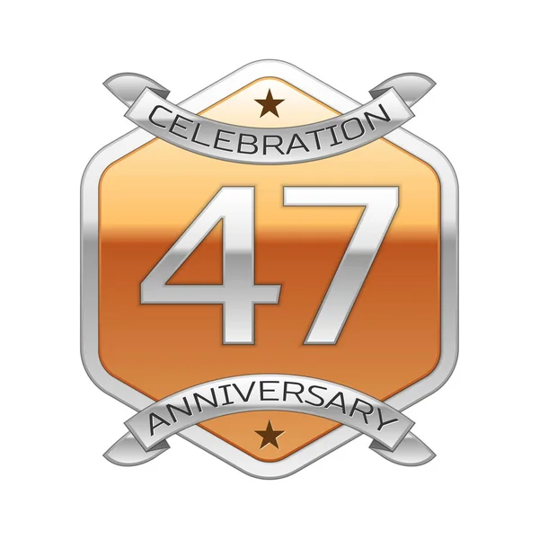 Czterdzieści siedem lat rocznica obchody srebrne logo z wstążki srebrny i złoty ornament sześciokątne na białym tle. — Wektor stockowy
