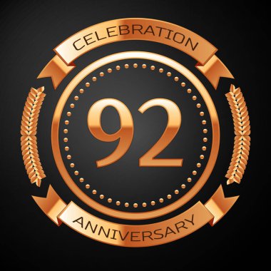 Altın yüzük ve kurdele ile doksan iki yıl yıldönümü kutlama.