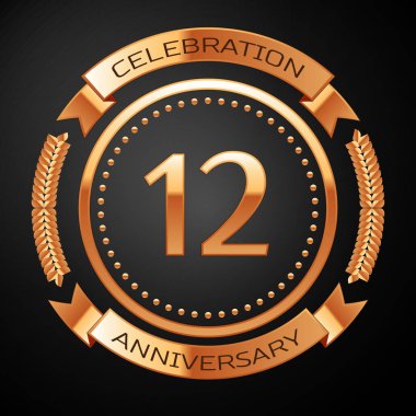 Altın yüzük ve kurdele ile on iki yıl yıldönümü kutlama.