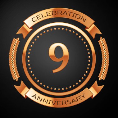 Altın yüzük ve kurdele ile dokuz yıl yıldönümü kutlama.