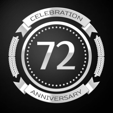 Yetmiş iki yıl yıldönümü kutlamaları gümüş halkalı ve siyah arka plan üzerine şerit. Vektör çizim