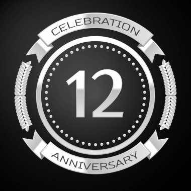 On iki yıl yıldönümü kutlamaları gümüş halkalı ve siyah arka plan üzerine şerit. Vektör çizim