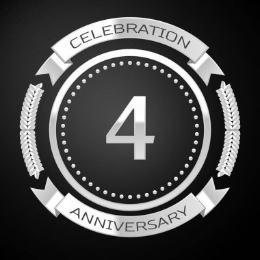 Gümüş Yüzük ve kurdele ile dört yıl yıldönümü kutlama.