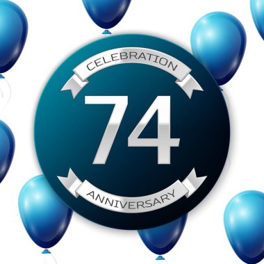 Mavi daire kağıt afiş gümüş kurdele ile gümüş sayı Yetmiş dört yıl yıldönümü kutlamaları. Beyaz arka plan üzerinde gerçekçi mavi balonlar kurdele ile. Vektör çizim.