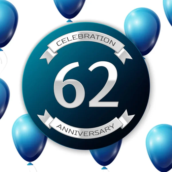 Mavi daire kağıt afiş gümüş kurdele ile gümüş numara altmış iki yıl yıldönümü kutlamaları. Beyaz arka plan üzerinde gerçekçi mavi balonlar kurdele ile. Vektör çizim.