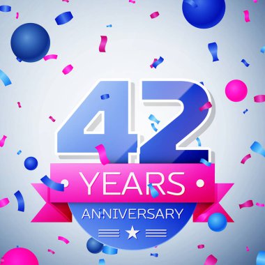 Kırk iki yıl yıldönümü kutlamaları gri arka plan üzerinde. Yıldönümü şerit