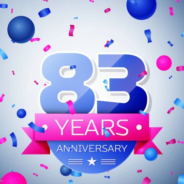 Seksen üç yıl yıldönümü kutlamaları gri arka plan üzerinde. Yıldönümü şerit