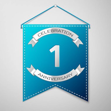 Mavi flama yazıt bir yıl yıldönümü kutlama tasarım üzerinde gri bir arka plan ile. Gümüş şerit. Doğum günü partin için renkli şablon öğeleri. Vektör çizim