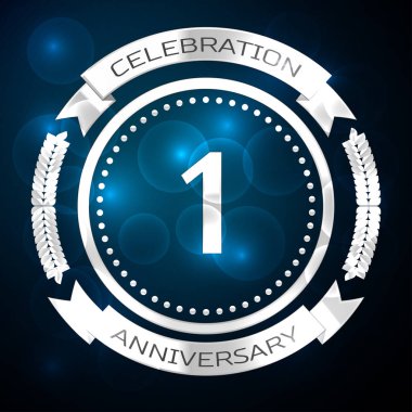 Gümüş Yüzük ve şerit üzerinde mavi arka plan ile bir yıl yıldönümü kutlama. Vektör çizim