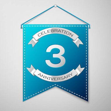 Mavi flama yazıt üç yıl yıldönümü kutlama tasarım üzerinde gri bir arka plan ile. Gümüş şerit. Doğum günü partin için renkli şablon öğeleri. Vektör çizim
