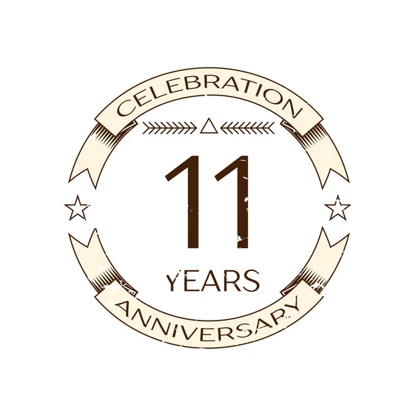 現実的な 11 年周年記念ロゴ リングと白い背景の上のリボン。あなたのデザインのベクトル テンプレート — ストックベクタ