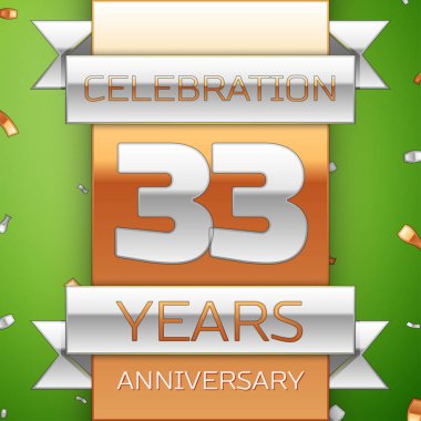 Gerçekçi otuz üç yıl yıldönümü kutlama tasarım. Gümüş ve altın şerit, yeşil zemin üzerine konfeti. Doğum günü partin için renkli vektör şablon öğeleri. Yıldönümü şerit